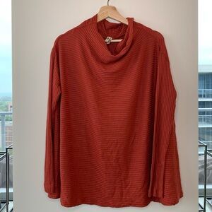 Free People Lover Split Back Top; Medium